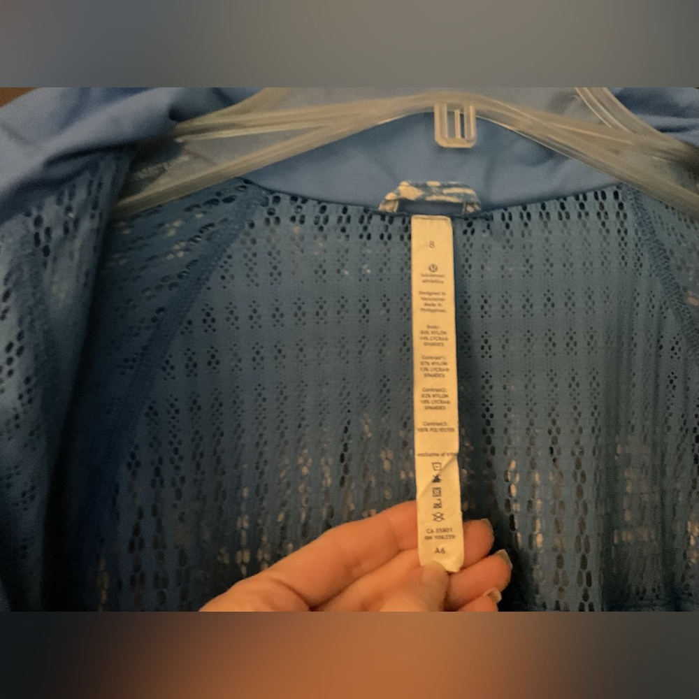 Lululemon Studio Jacket Rare Blue Floral Print Mesh Lined Size 8 EUC Cord Port - Picture 7 of 9